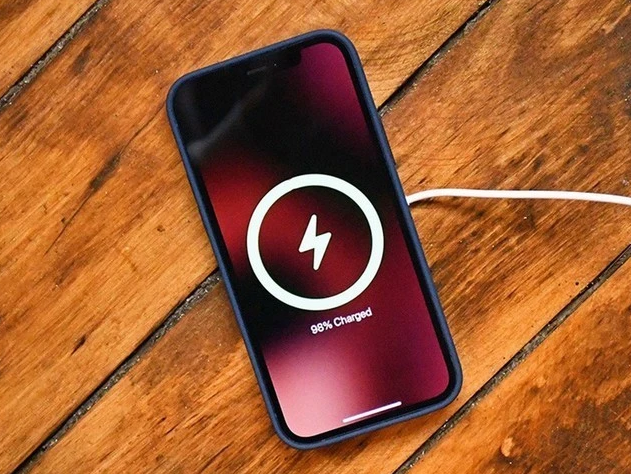 雅江苹果手机维修分享iPhone 12可以随便充电吗 